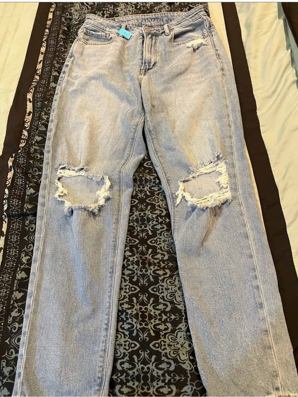 American Eagle Outfitters Light Wash Distressed Boyfriend Jeans